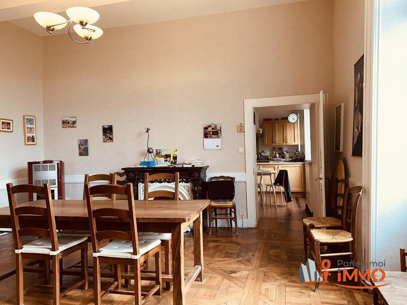 Maison - 285 m² - 10 pièces