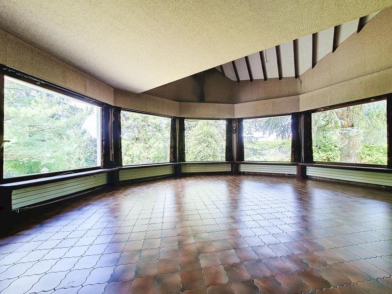 Maison - 310 m² - 8 pièces