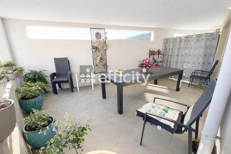 Appartement - 84 m² - 4 pièces