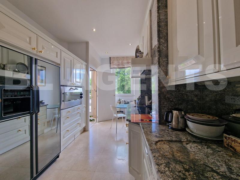 Demeure - 380 m² - 9 pièces