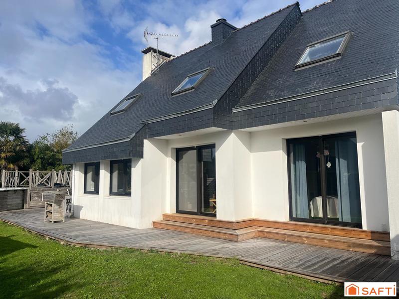 Maison - 252 m² - 8 pièces