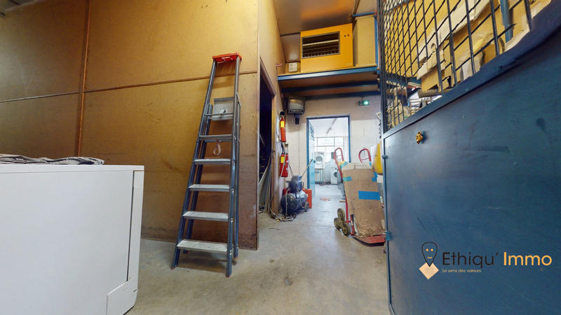 Local commercial - 839 m² - 6 pièces