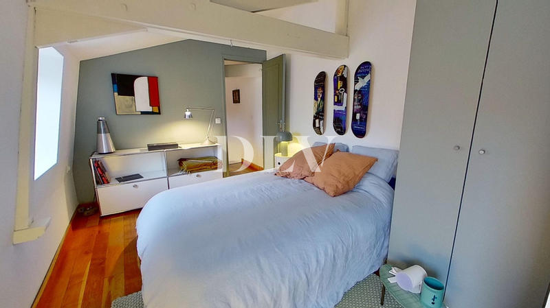 Appartement - 99 m² - 4 pièces