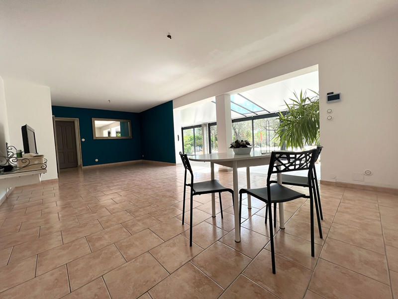 Maison - 210 m² - 8 pièces