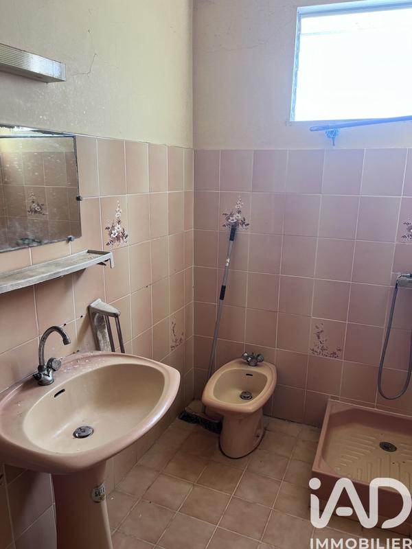 Maison - 250 m² - 8 pièces