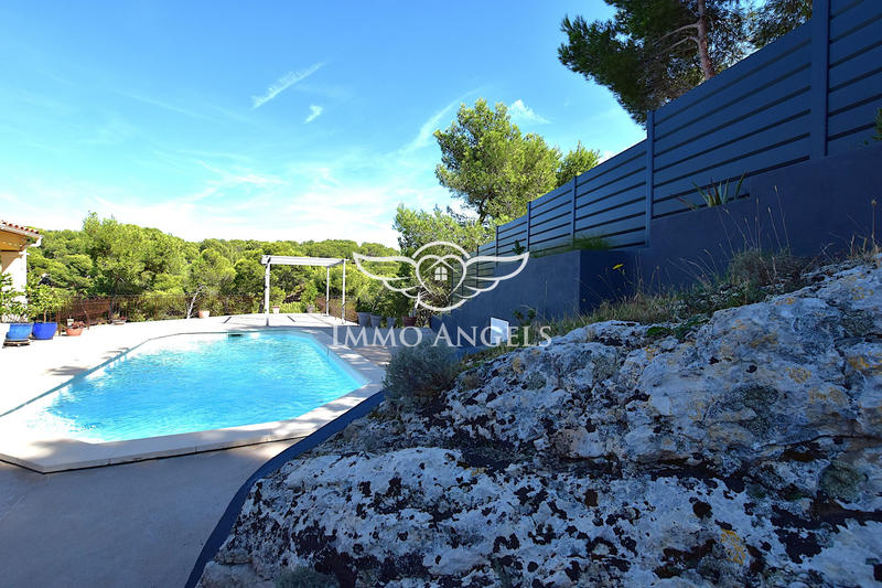 Villa - 206 m² - 9 pièces