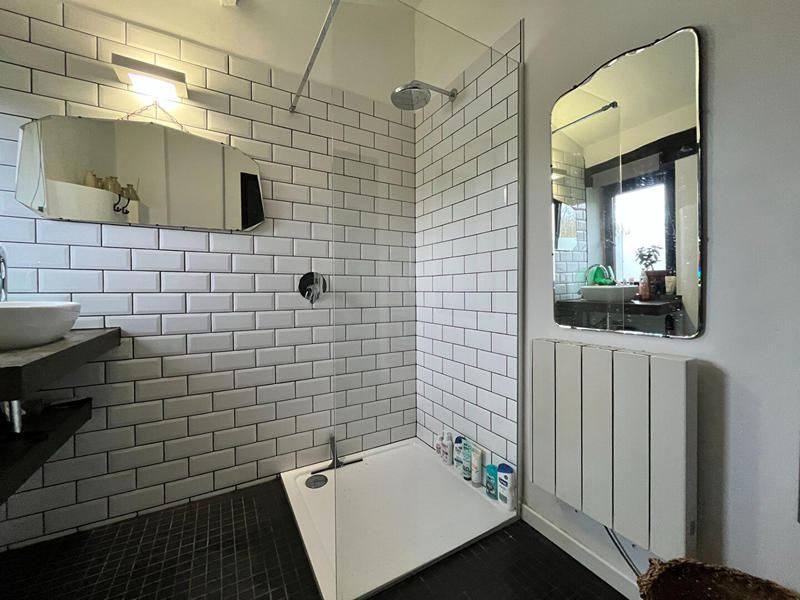 Maison - 360 m² - 7 pièces