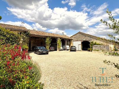 Maison - 274 m² - 9 pièces