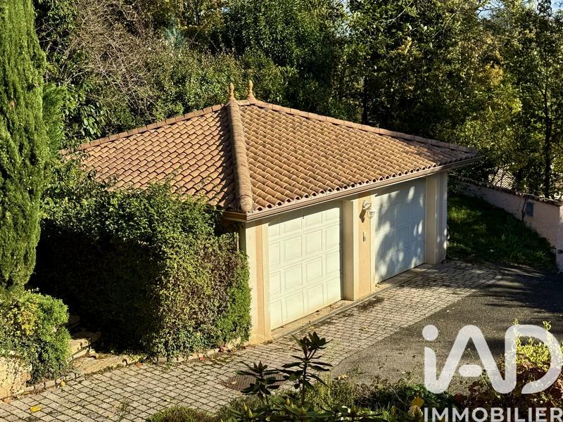 Maison - 240 m² - 8 pièces