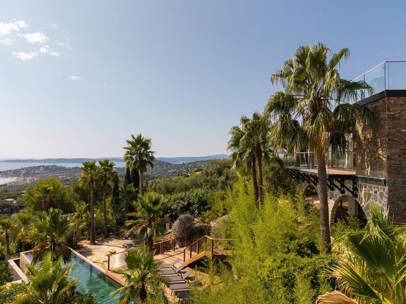 Maison - 359 m² - 10 pièces