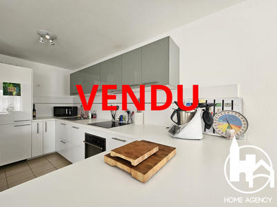 Appartement - 80 m² - 4 pièces