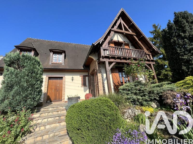 Maison - 255 m² - 8 pièces