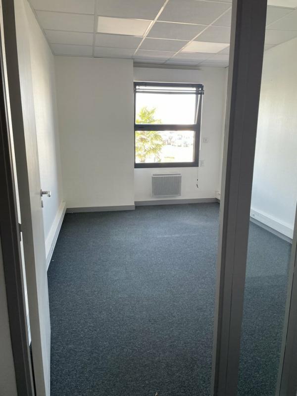 Local d'activité / Entrepôt - 250 m²