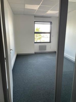 Local d'activité / Entrepôt - 250 m²