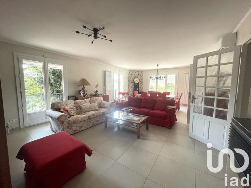 Maison - 213 m² - 8 pièces