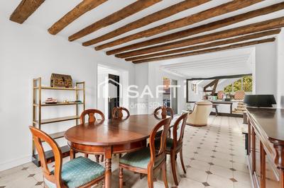 Villa - 237 m² - 9 pièces