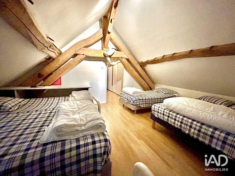 Maison - 210 m² - 7 pièces