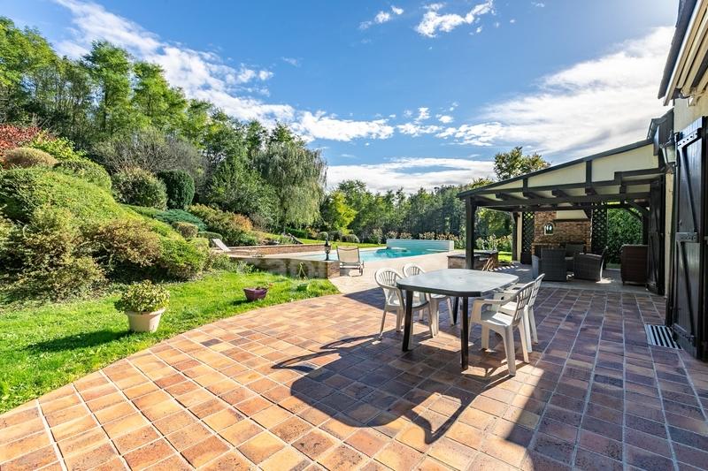 Maison - 300 m² - 10 pièces