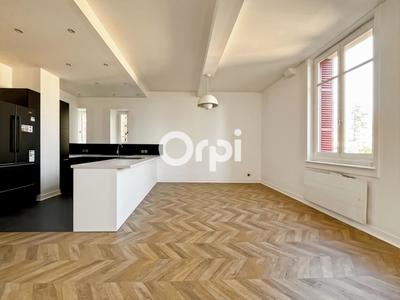 Appartement - 98 m² - 3 pièces