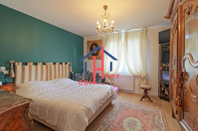 Maison - 195 m² - 8 pièces