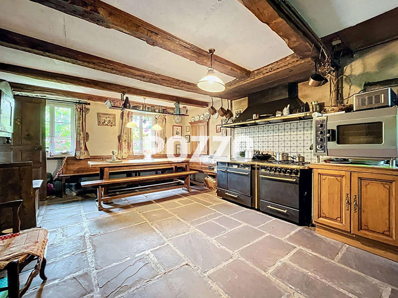 Maison - 260 m² - 10 pièces