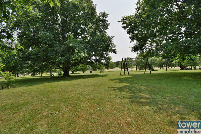 Propriété - 289 m² - 11 pièces