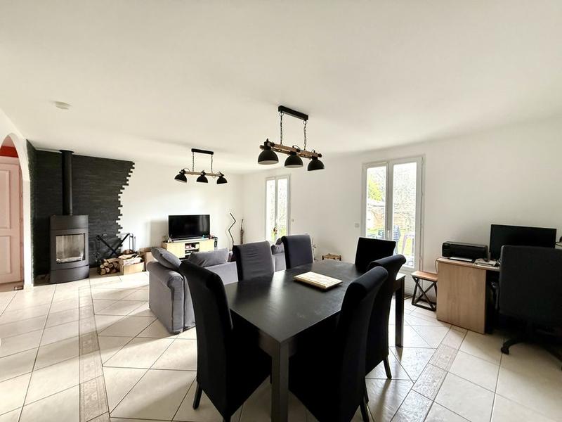 Maison - 93 m² - 5 pièces