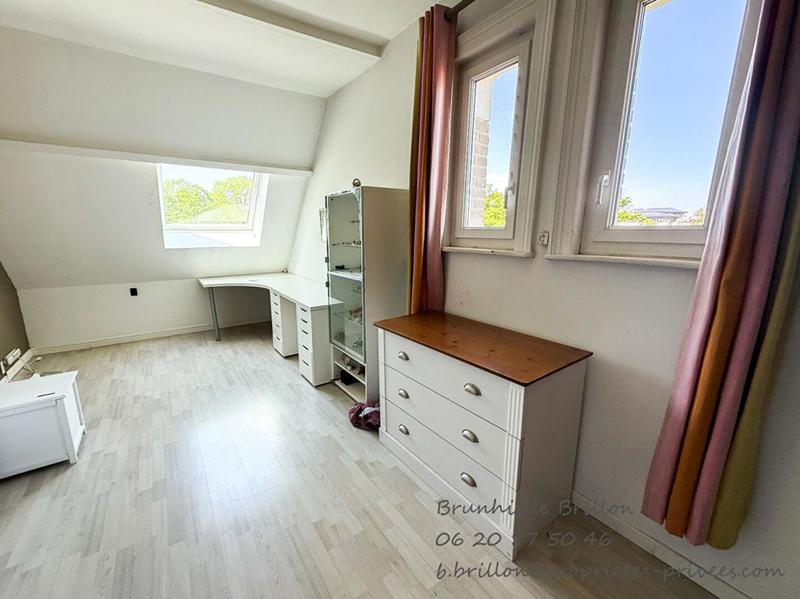 Maison - 215 m² - 9 pièces