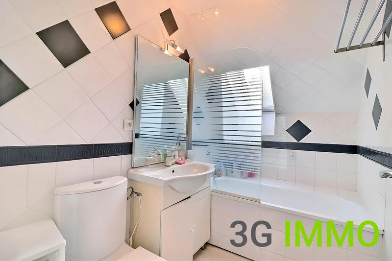 Maison traditionnelle - 106 m² - 5 pièces