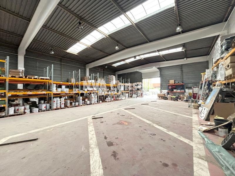 Entrepôt - 769 m²