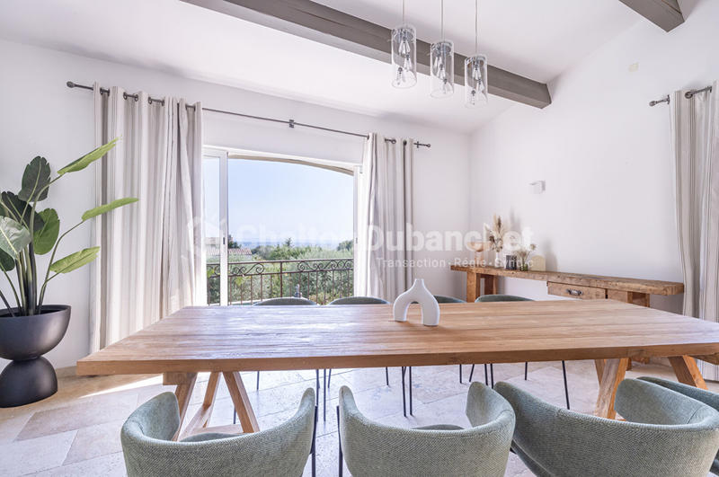 Villa - 200 m² - 6 pièces