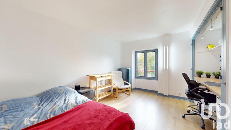 Maison - 220 m² - 6 pièces