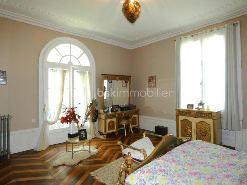 Château - 361 m² - 10 pièces