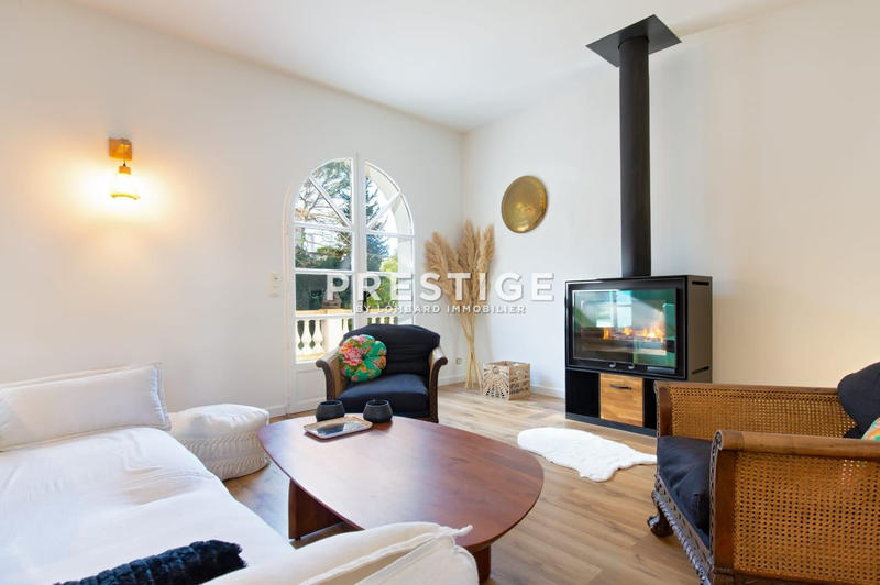 Bastide - 294 m² - 6 pièces