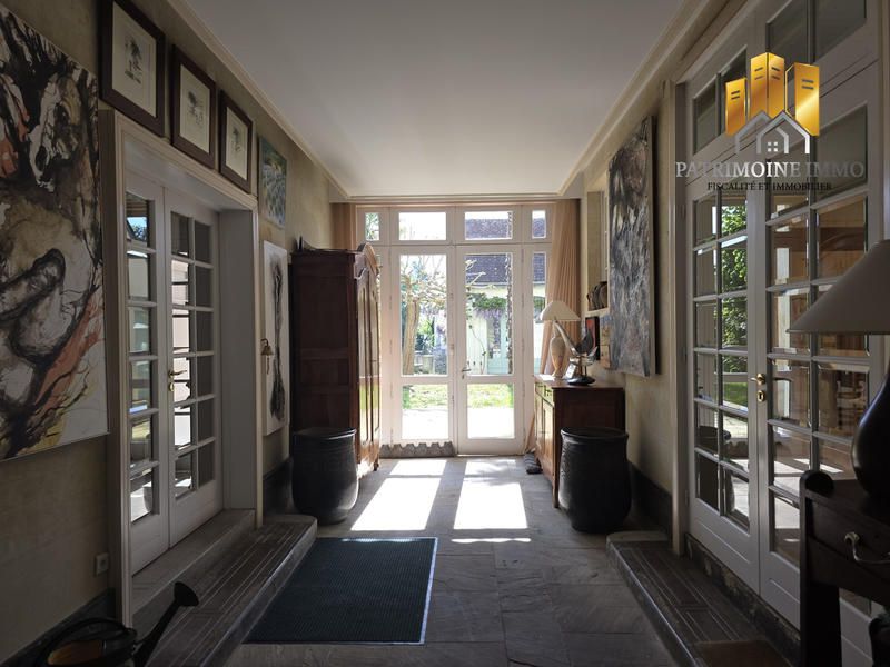 Maison - 300 m² - 10 pièces