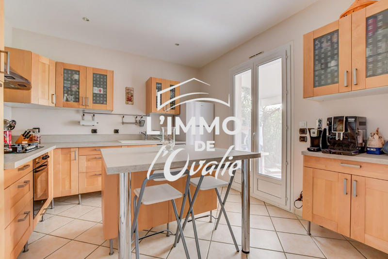 Maison - 210 m² - 6 pièces