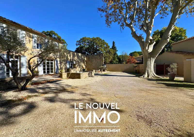 Mas - 335 m² - 8 pièces