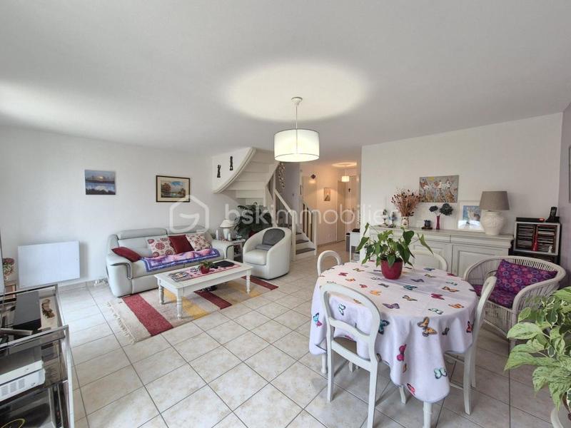 Maison - 94 m² - 5 pièces