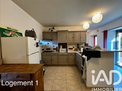 Maison - 230 m² - 11 pièces