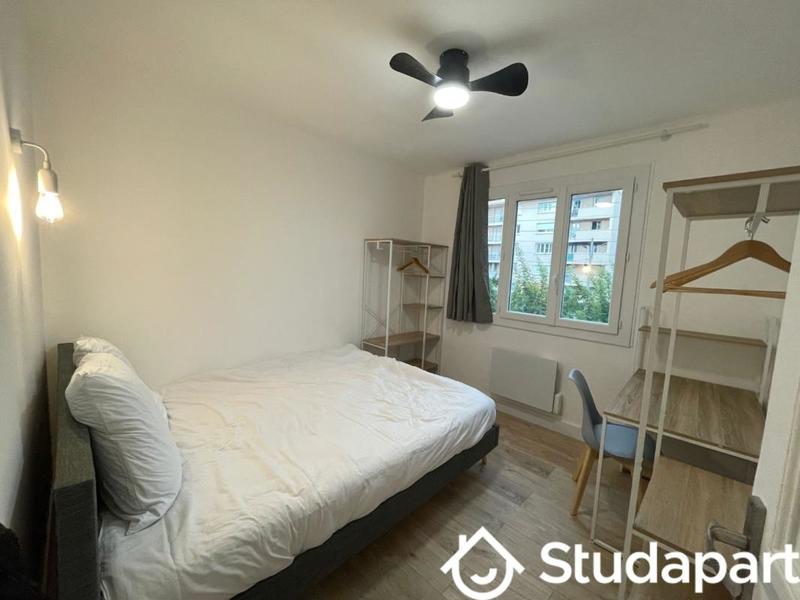 Chambre - 9 m² - 1 pièce