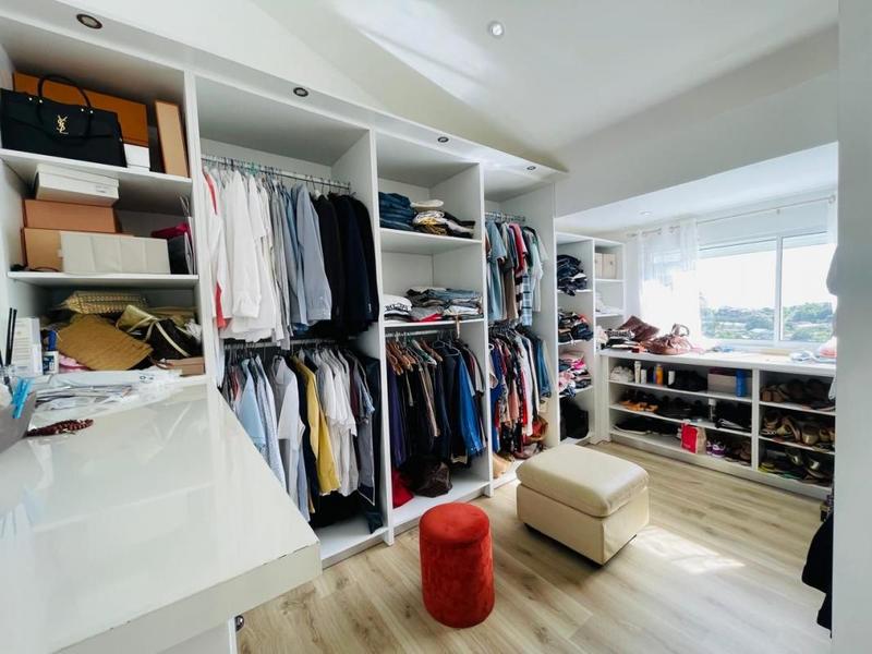 Villa - 254 m² - 6 pièces