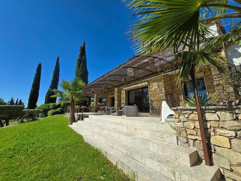 Villa - 192 m² - 6 pièces