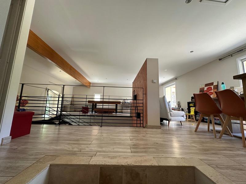 Maison - 307 m² - 8 pièces