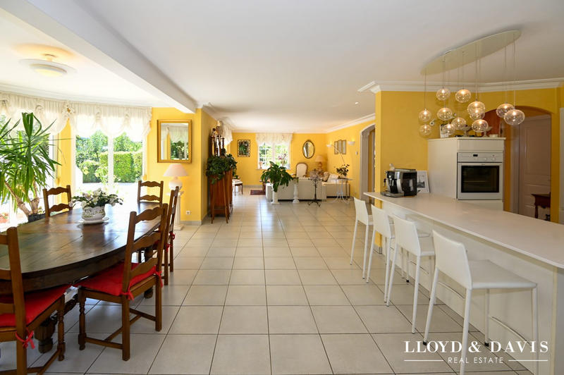 Maison - 170 m² - 7 pièces