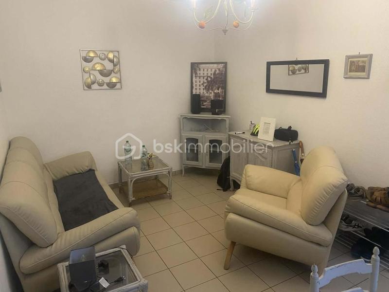 Immeuble - 221 m² - 14 pièces