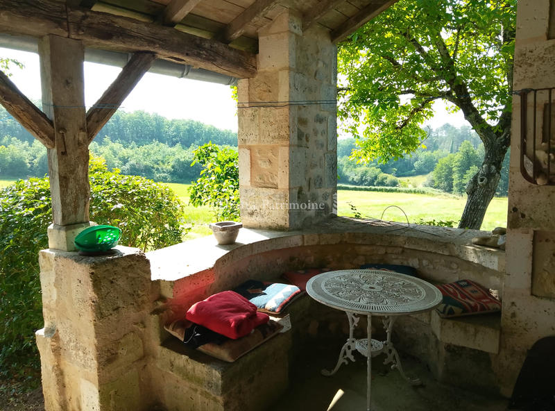 Maison - 240 m² - 9 pièces