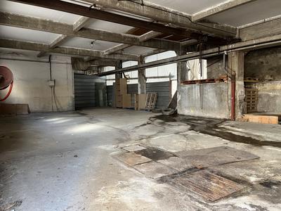 Entrepôt - 220 m²