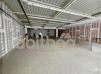 Local commercial - 365 m² - 3 pièces