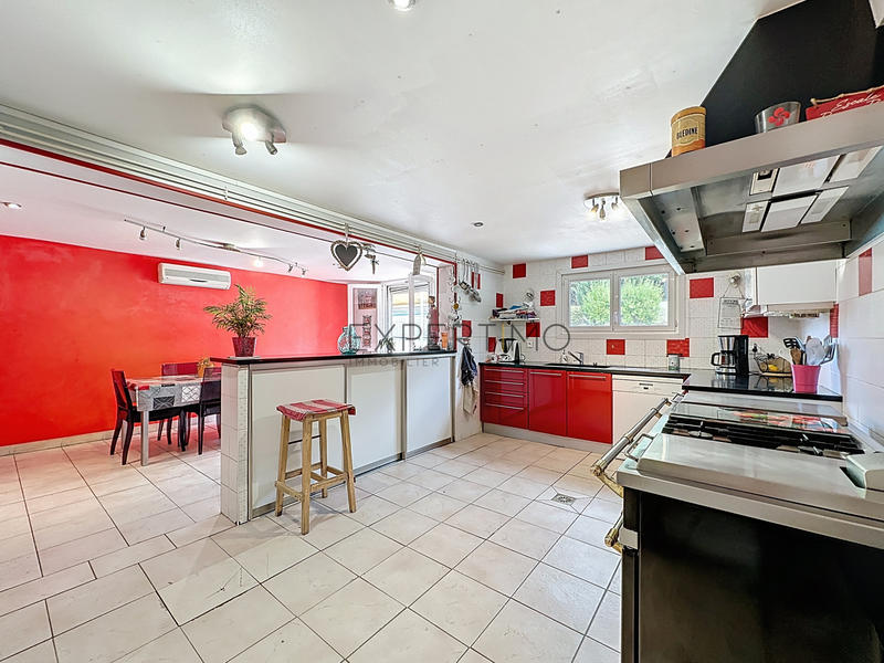 Maison - 295 m² - 7 pièces