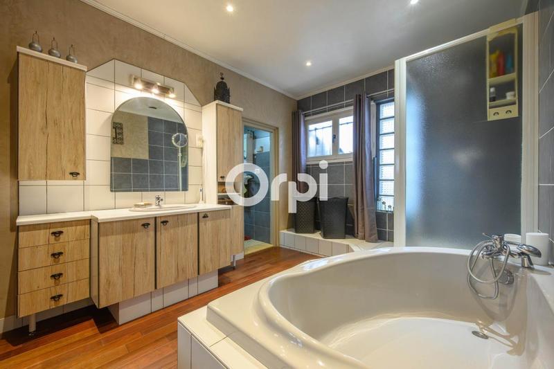 Maison - 180 m² - 3 pièces